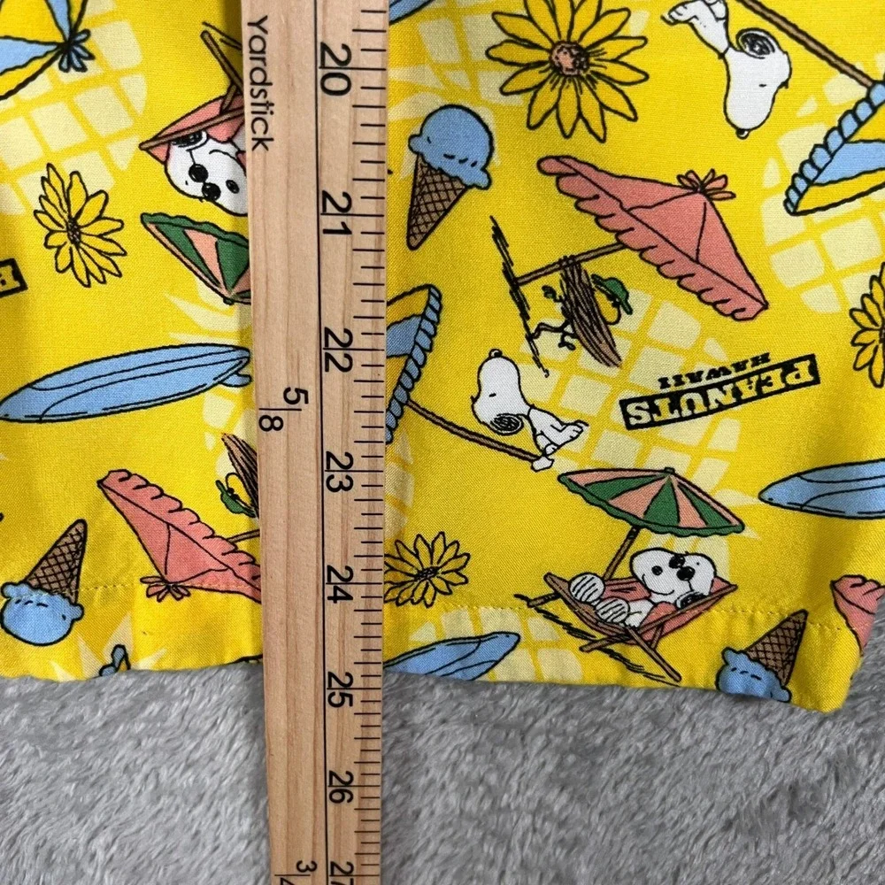 Uniqlo peanuts snoopy